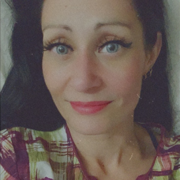 Meet your Posher,💁🏻♀️Shannon aka🙋🏻♀️Mandy! - Picture 3 of 16